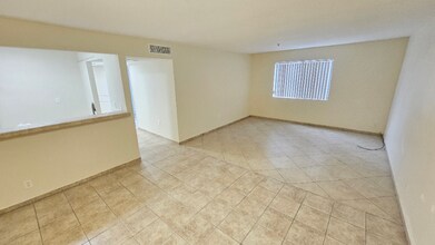 5541 Fulcher Ave in Los Angeles, CA - Building Photo - Building Photo