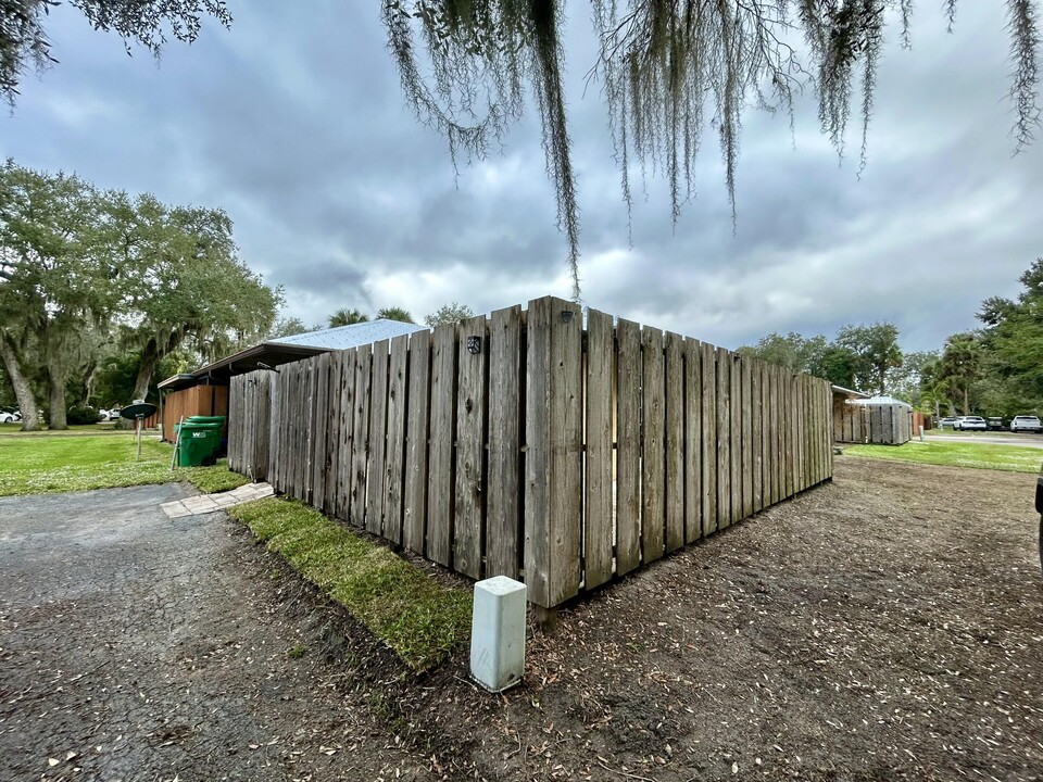 2201 SW 28th St in Okeechobee, FL - Building Photo