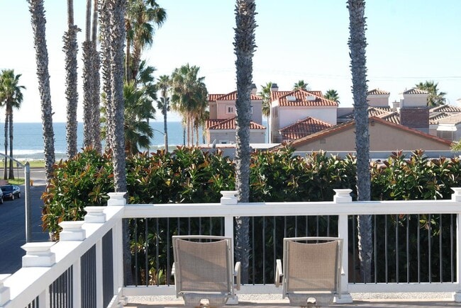 The Walnut Avenue Apartments