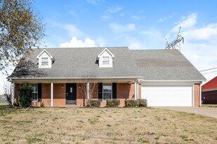 231 Woodshire Ln in Brighton, TN - Building Photo