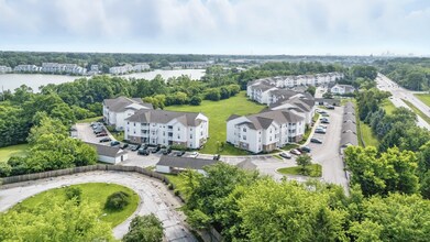 Riverchase Apartments in Indianapolis, IN - Building Photo - Building Photo