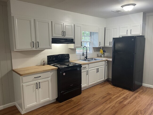 property at 1805 Waldrep Cir SE