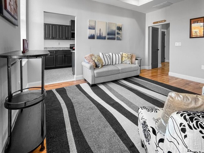 1428 Madison Ave in Baltimore, MD - Foto de edificio - Building Photo