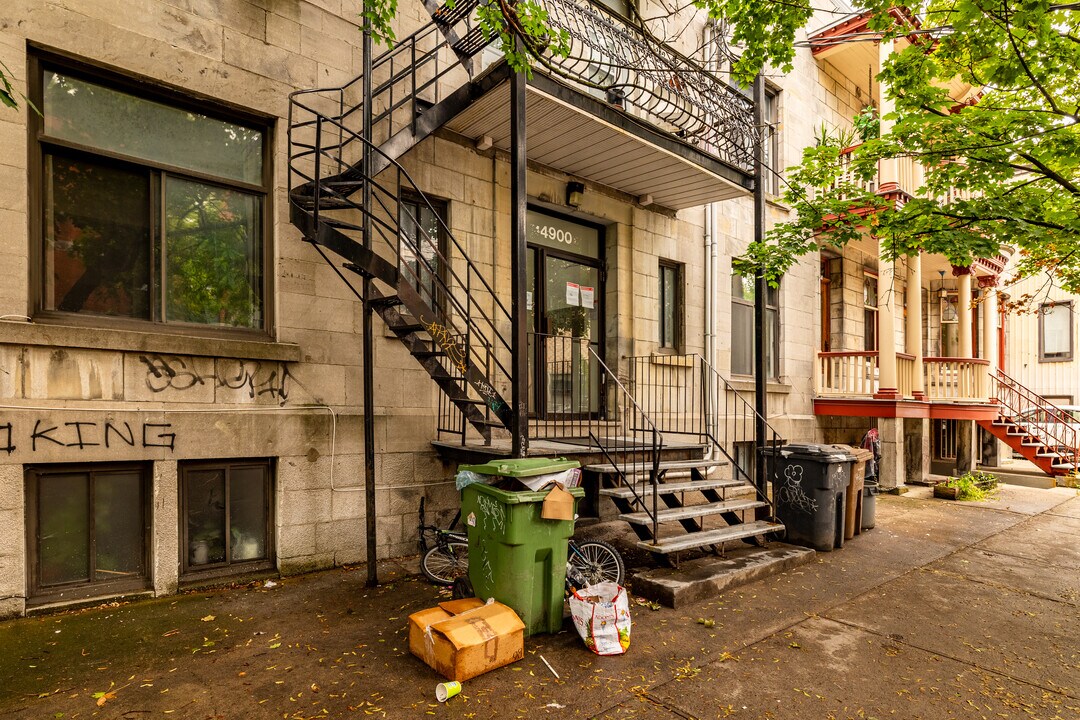 4900 Clark Rue in Montréal, QC - Building Photo