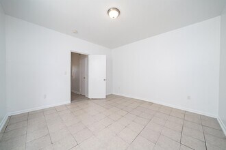 428 Central Ave in Jersey City, NJ - Building Photo - Building Photo