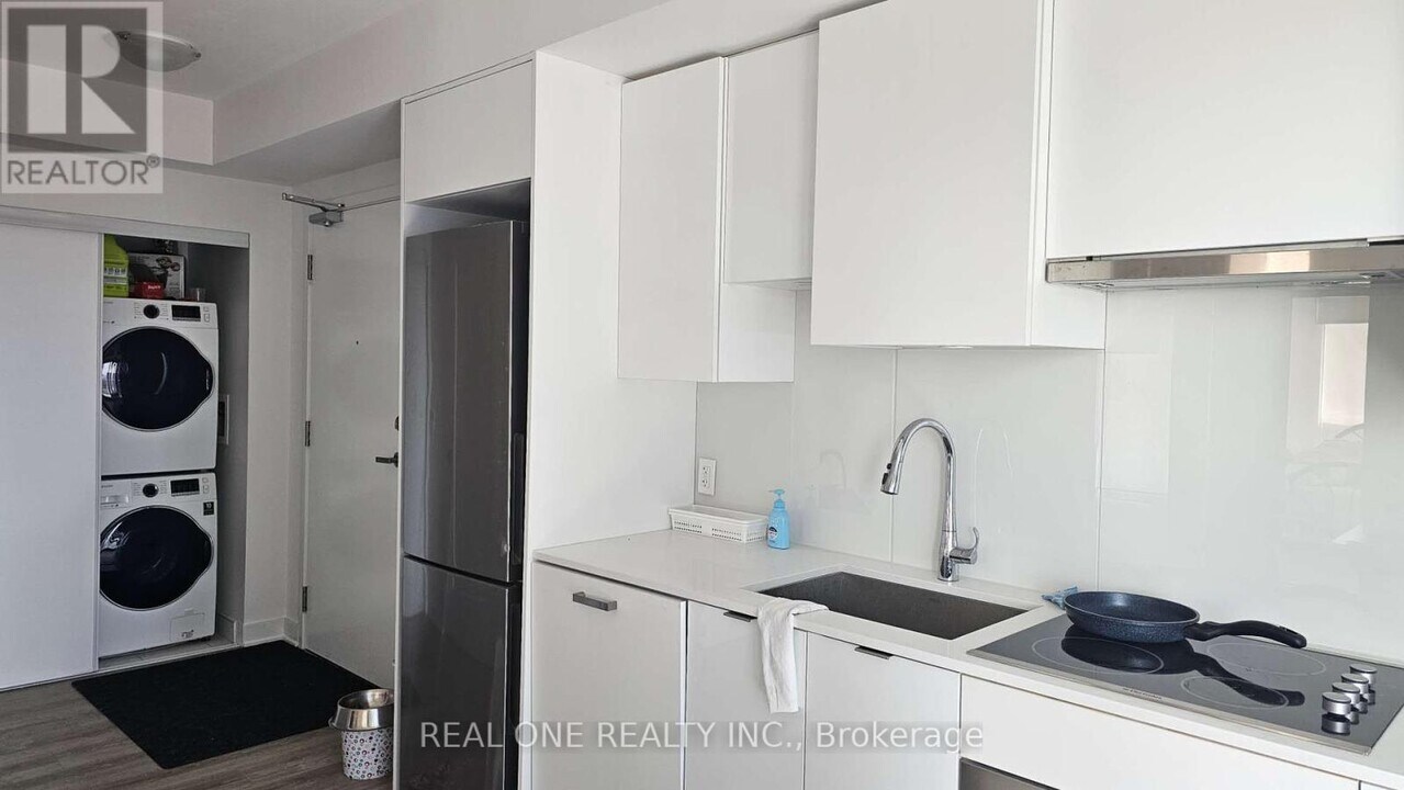 195-1195 Redpath Ave in Toronto, ON - Building Photo
