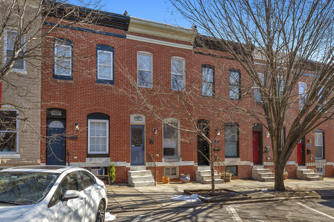 131 N Potomac St in Baltimore, MD - Building Photo - Building Photo