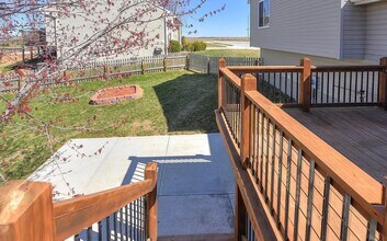 15304 Bondesson St in Bennington, NE - Building Photo - Building Photo