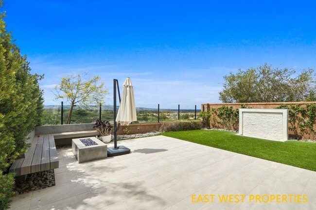 136 Falcon Rdg in Irvine, CA - Building Photo - Building Photo