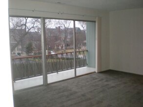 3521 Walnut St, Unit 10 in Kansas City, MO - Building Photo - Building Photo