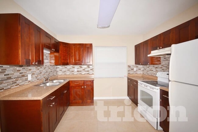 1707 W Hanlon St in Tampa, FL - Building Photo - Building Photo