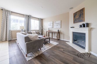 4027 Toulon Ct in Merced, CA - Foto de edificio - Building Photo