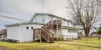 445 Bryarly Rd in Winchester, VA - Building Photo