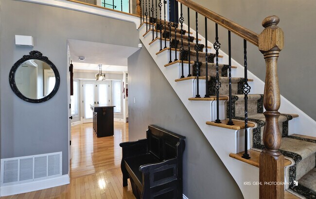 1221 Creekside Dr in Wheaton, IL - Building Photo - Building Photo