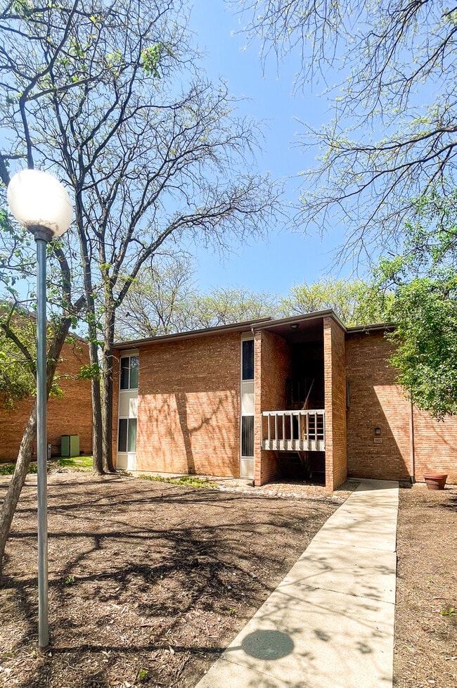 property at 1505 Fairway Dr