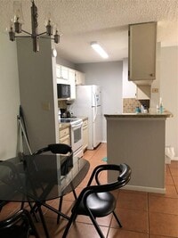 2121 Hepburn St photo'