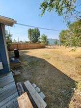 330 W Monroe Ave in Riverton, WY - Building Photo - Building Photo
