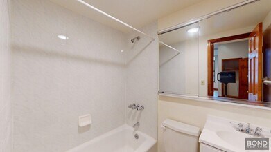 70 W 87th St in New York, NY - Building Photo - Building Photo