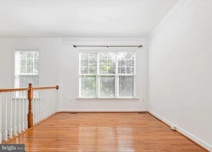 8105 Rainwater Cir in Manassas, VA - Building Photo - Building Photo