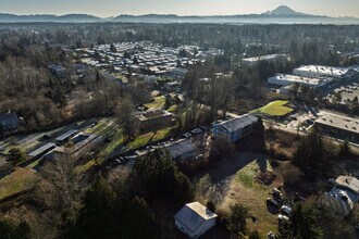 Multani Apartment Homes in Kent, WA - Foto de edificio - Building Photo