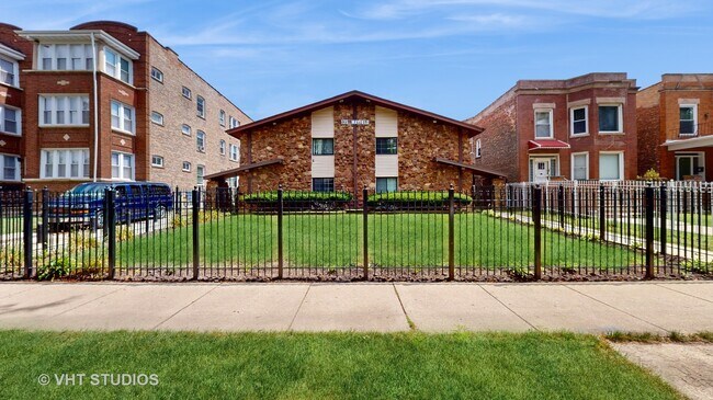 135 N Mayfield Ave in Chicago, IL - Building Photo - Building Photo