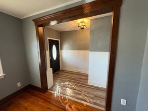 112 Hamilton Ave, Unit First Floor in Fords, NJ - Foto de edificio - Building Photo