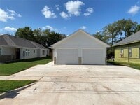 916 N Throckmorton St