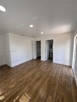 617 NW 3rd Ave in Hallandale Beach, FL - Building Photo