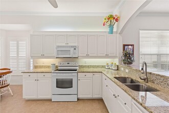 1610 Monarch Dr in Venice, FL - Building Photo - Building Photo