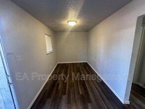 117 40th St NW in Albuquerque, NM - Building Photo - Building Photo
