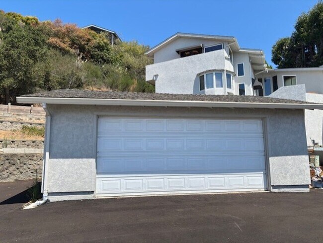 3557 Mission Dr in Santa Cruz, CA - Building Photo - Building Photo