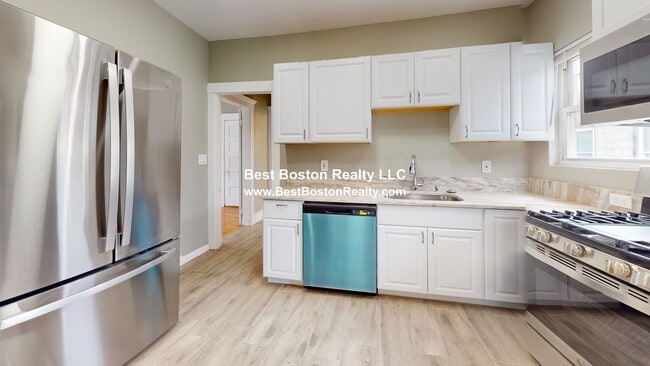 property at 3943 Washington St