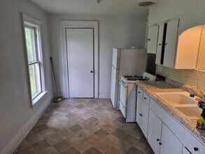 227 Douglas Ave in Kalamazoo, MI - Building Photo - Building Photo