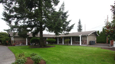 Cavalier Park Apartments in Puyallup, WA - Foto de edificio - Building Photo