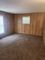 327 Becky Ln in Jacksonville, NC - Building Photo