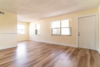 7901 NW 44th Ct in Coral Springs, FL - Building Photo - Building Photo