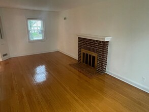 687 Kent Ave in Teaneck, NJ - Building Photo - Building Photo