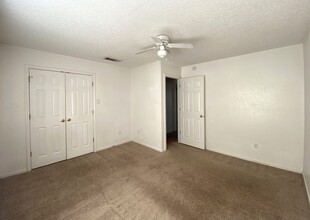 1307 Monroe Loop, Unit D in Killeen, TX - Foto de edificio - Building Photo