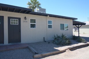 2556 E Silver St in Tucson, AZ - Building Photo