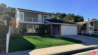 29392 Hillrise Dr in Agoura Hills, CA - Building Photo