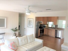 123 SW 13th St in Boynton Beach, FL - Building Photo