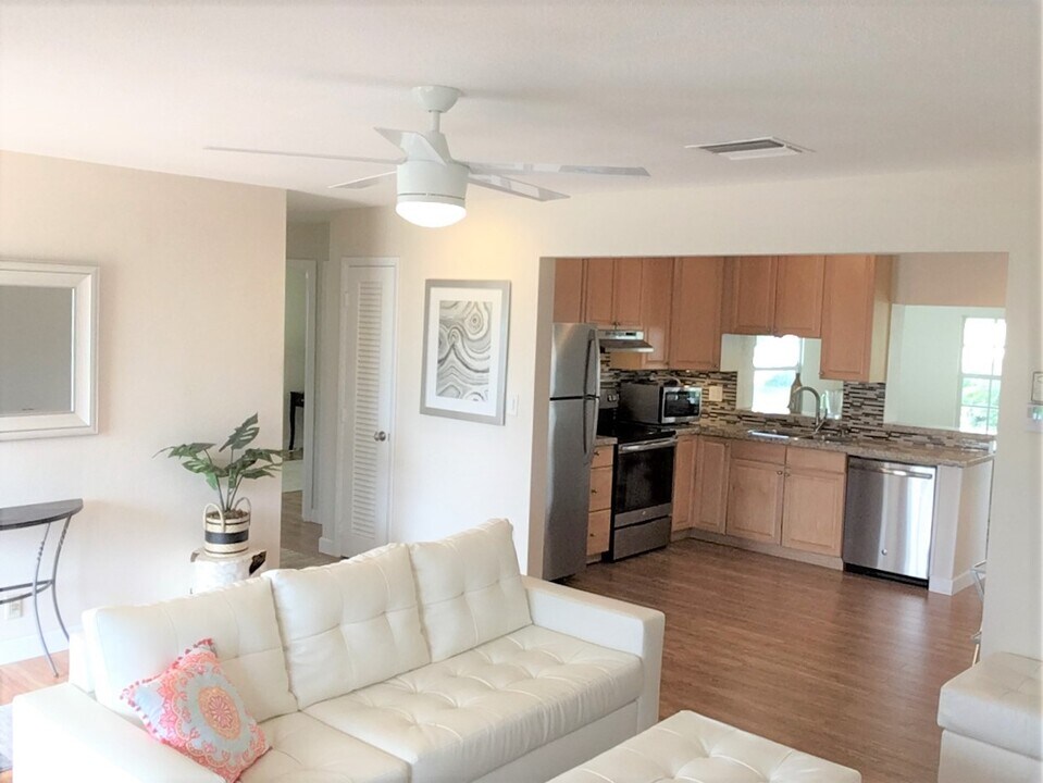 123 SW 13th St in Boynton Beach, FL - Building Photo