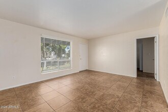 7141 N 16th St in Phoenix, AZ - Building Photo - Building Photo