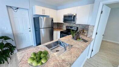 718 SE 13th St in Fort Lauderdale, FL - Building Photo - Building Photo