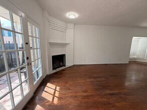 2220 Bering Dr in Houston, TX - Building Photo - Building Photo