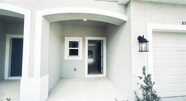 8505 Lunar Skye St in Sarasota, FL - Building Photo - Building Photo