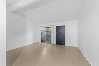 1907 Fairlawn Ln in Austin, TX - Building Photo - Building Photo