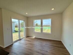 8789 SW 10th St in Blue Springs, MO - Building Photo - Building Photo