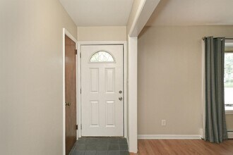 38 Juanita Ave in Huntington, NY - Building Photo - Building Photo