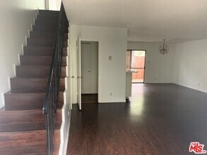 2412 S Shenandoah St-Unit -4 in Los Angeles, CA - Building Photo - Building Photo